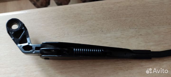 Поводок стеклоочистителя заднего VW Golf 3 1991-19