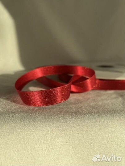 Атласная красная лента блестящая 22 мм