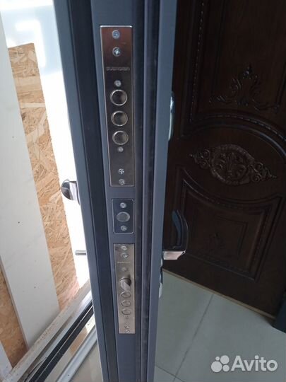 Дверь входная серая