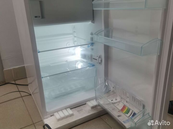 Холодильник с морозилкой Liebherr T1404