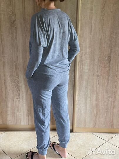 Костюм серый 46 женский