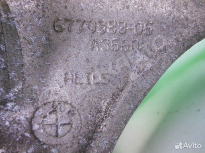 Цапфа (кулак) задняя левая Bmw X5 E70