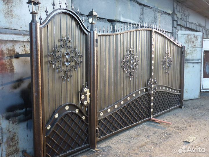 Распашные ворота с калиткой размером 3800х2300мм