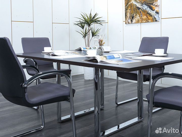 Стол для переговоров carre