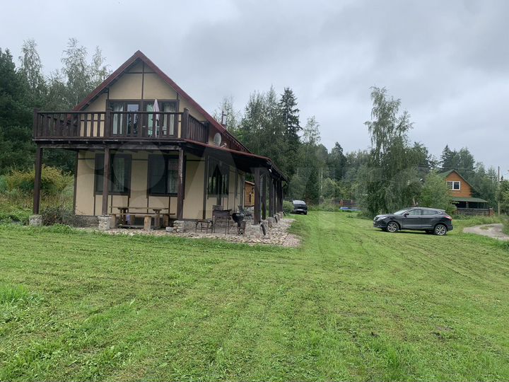 Дом 215 м² на участке 40 сот.