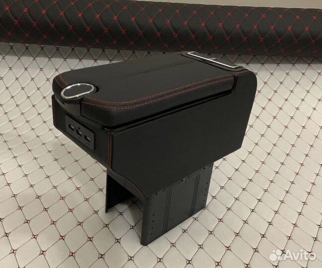 Подлокотник универсальный в стиле amg