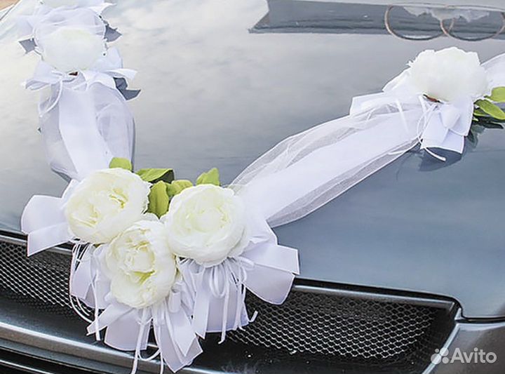 Украшение на машину для свадьбы цветы