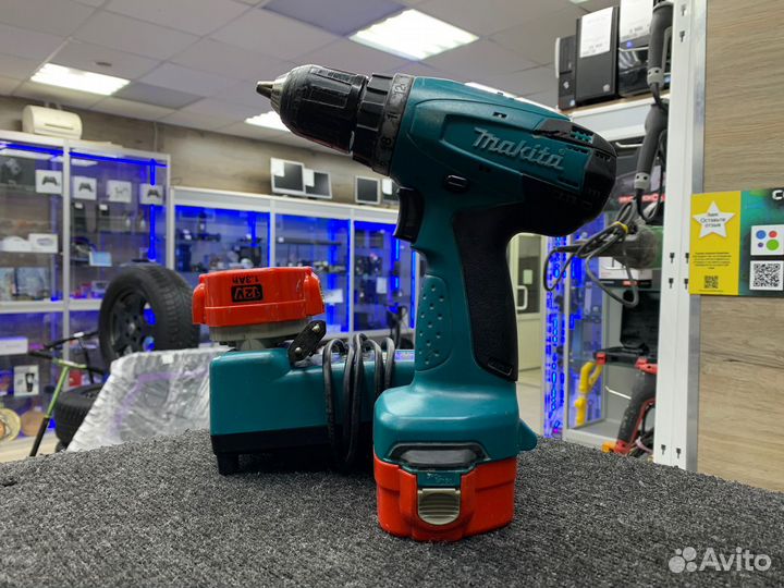 Шуруповерт Makita 6271d