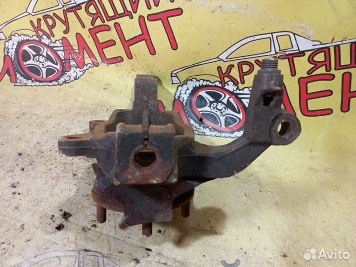 Кулак поворотный передний правый Nissan Teana J31