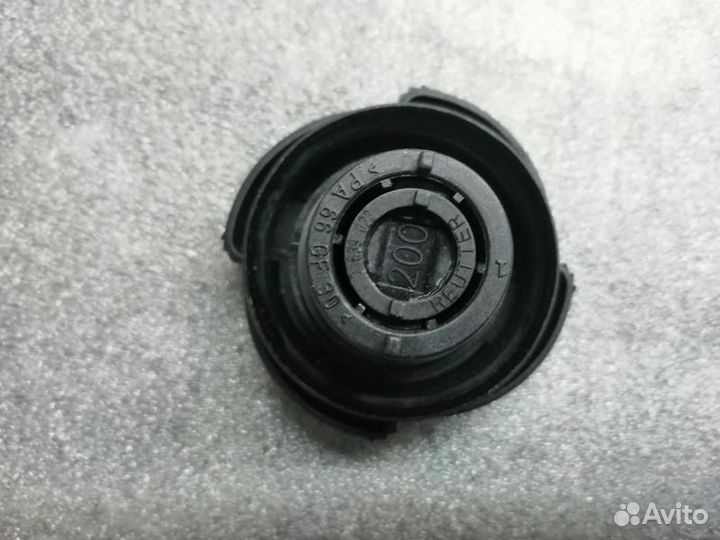 Крышка расширительного бачка BMW E34,E36,E39 и тд