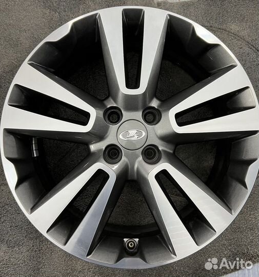 Оригинал.Lada Vesta SV Cross r17