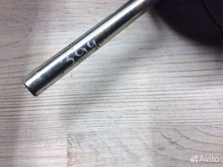 Подголовник сиденья задний Mitsubishi L200 KB