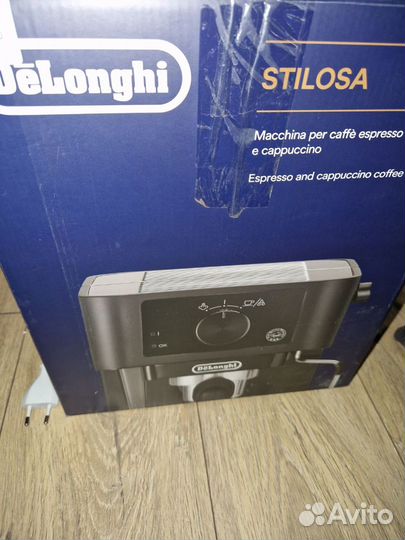 Кофеварка рожковая DeLonghi EC 230.BK