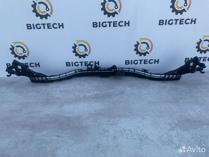 Кронштейн передней панели Mercedes A2136201701