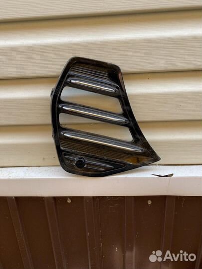 Рамка бампера левая