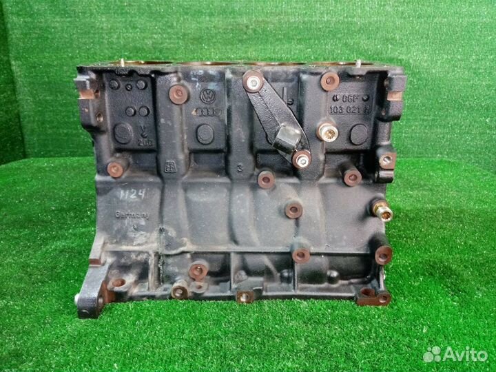 Блок цилиндров Volkswagen Golf 5 BWA (2.0T)