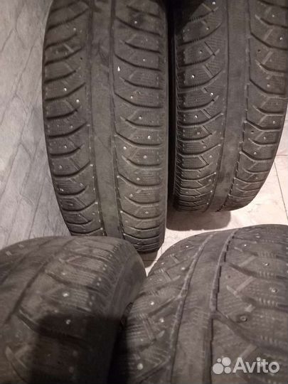 Bridgestone Ice Cruiser 7000 235/65 R17 T