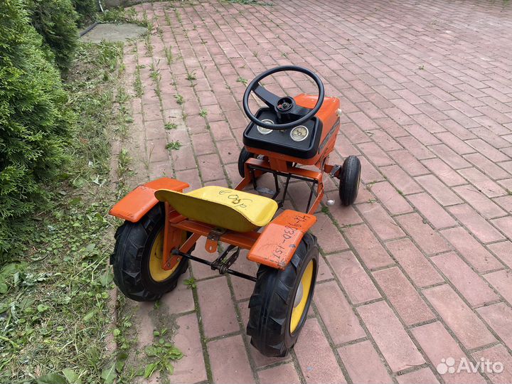Орленок детский педальный трактор