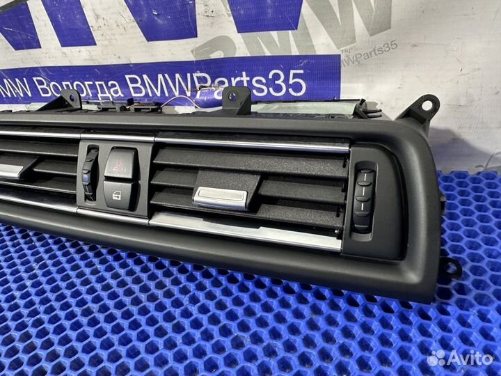 Воздуховод салона центральный BMW F10, F11, F18