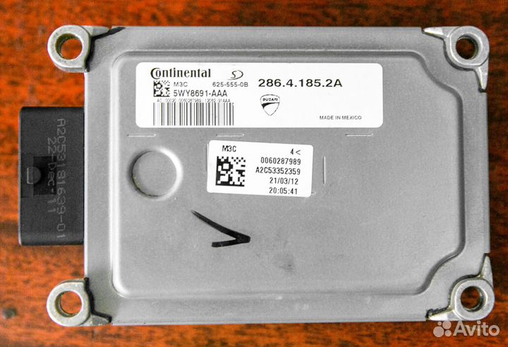 Ducati Hypermotard 1100, Monster 696