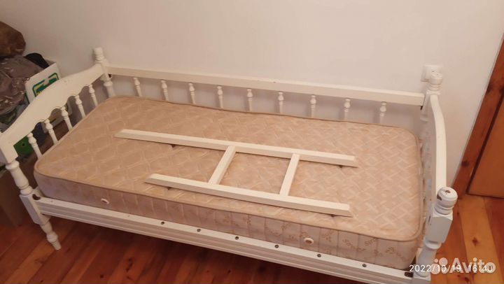 Детская двухъярусная кровать