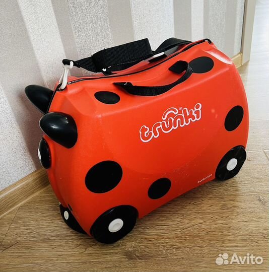 Детский чемодан-каталка Trunki божья коровка
