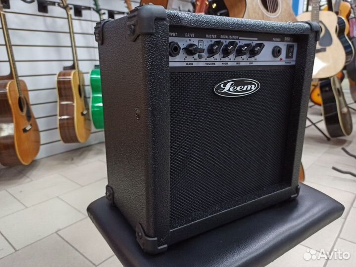 Гитарный комбоусилитель