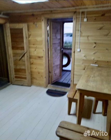 Баня на пруду