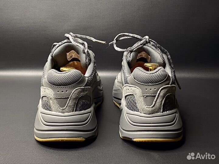 Мужские кроссовки Adidas yeezy boost 700