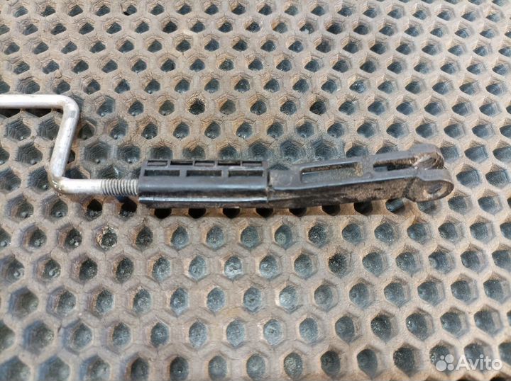 1062568 Тяга замка двери правая Volvo FH