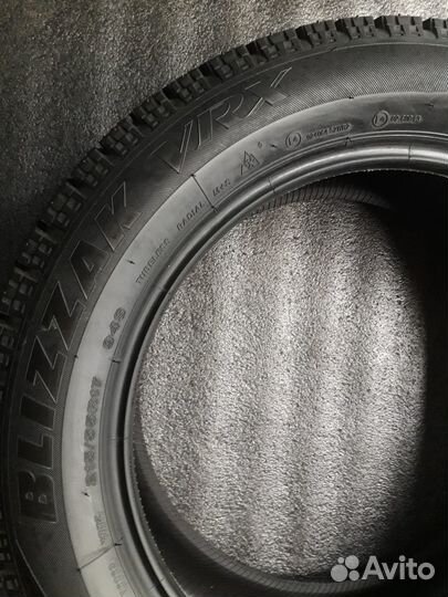 Bridgestone Blizzak VRX2 215/55 R17 96S