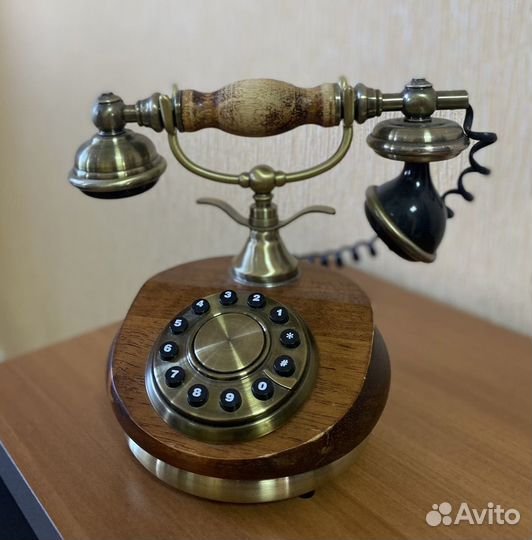 Телефонный аппарат ретро