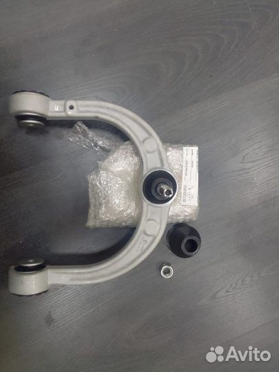 Рычаг передний верхний L Mercedes w164 ML164 NEW