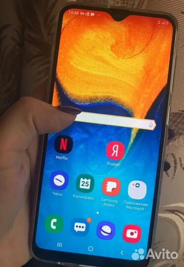 Samsung Galaxy A20, 3/32 ГБ