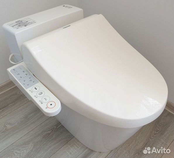 Унитаз Panasonic с крышкой-биде Toshiba