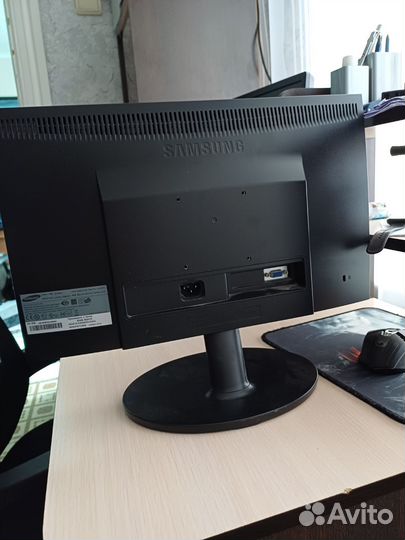 Монитор Samsung
