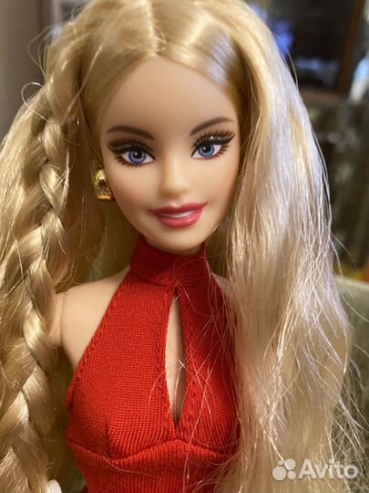 Барби коллекционная в красном платье