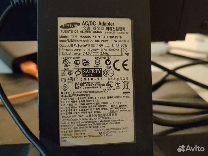 Монитор Samsung