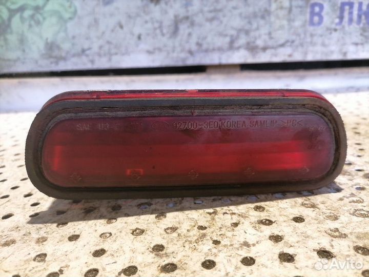 Стоп сигнал дополнительный Kia Sorento