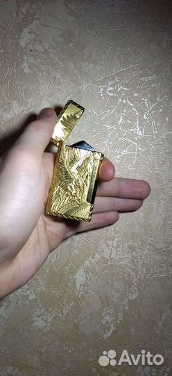 Зажигалка газовая. С орлом. Золотистая