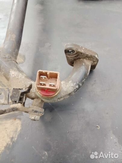 Трубка охлаждения audi 100 c4 2,8