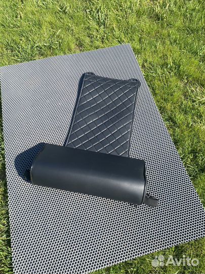 Подушка для ног в авто. Оттоманка