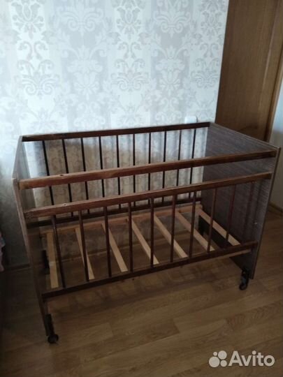 Детская кроватка