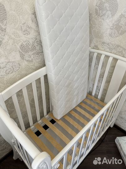 Кровать с маятником