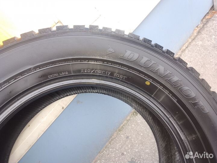Dunlop SP Winter Ice 01 235/65 R17