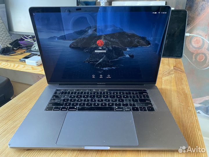 Macbook pro 15 2018 i9 16/512 4Gb video