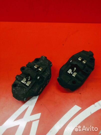 Тормозной суппорт левый Honda cbr1000rr 04-07