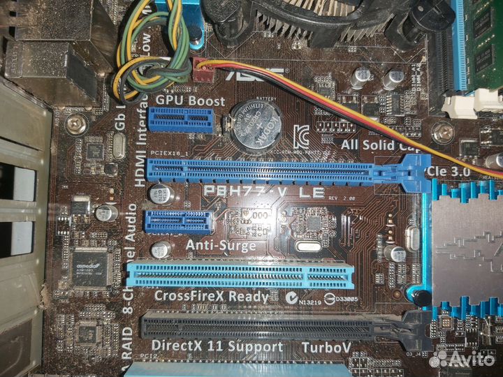 Материнская плата с процессором и памятью