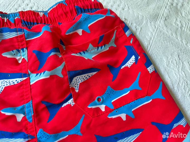 Плавки шорты красные с акулами р.122