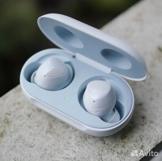 Беспроводные наушники samsung galaxy buds